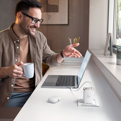 McDodo CH-4103 FreeGo Display Network Charger with USB-C Cable, 67W, 3.35A, 1 x USB-A - 1 x USB-C, White